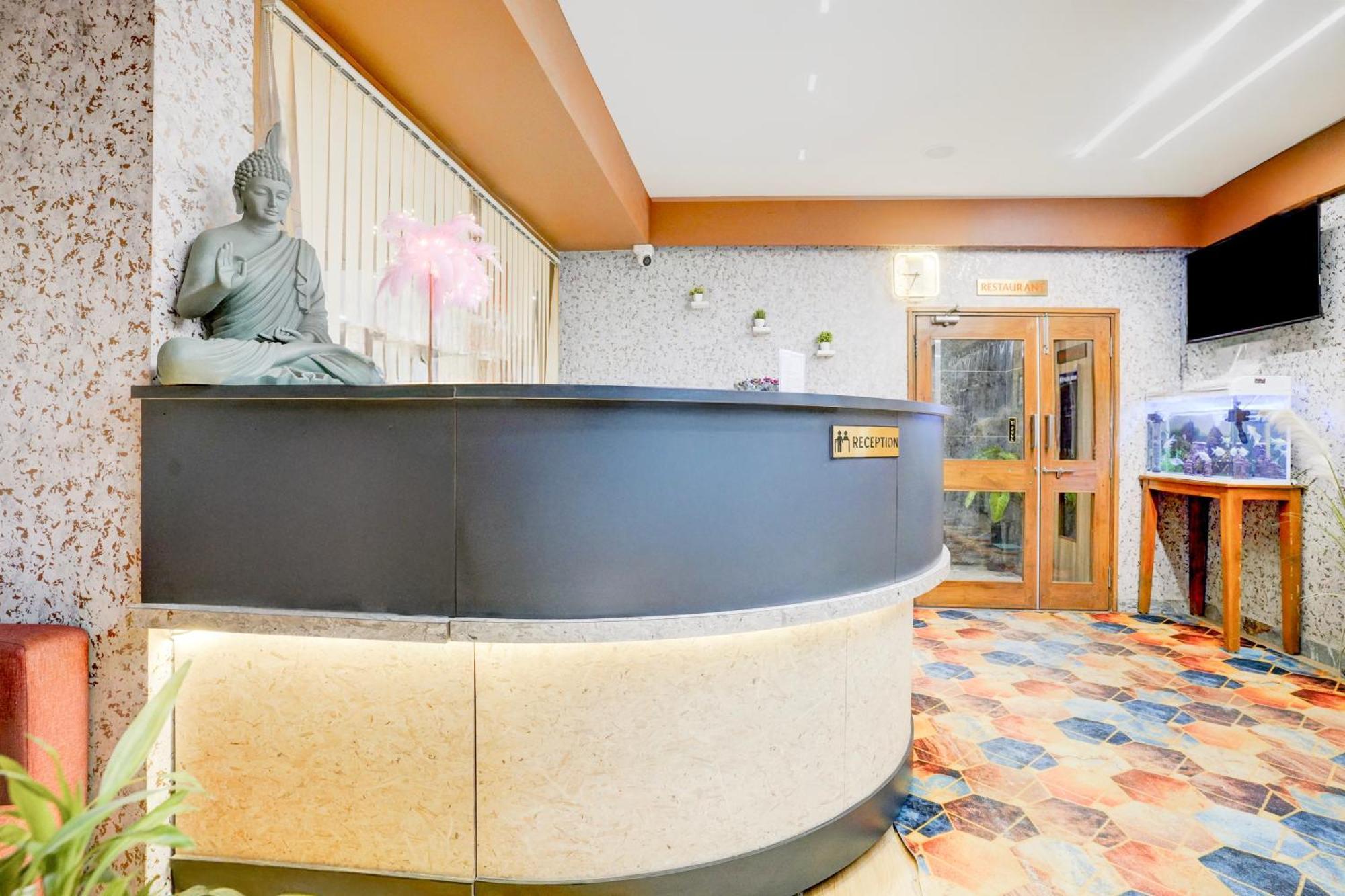 Palette- Siddharth Inn Gandhinagar Bagian luar foto