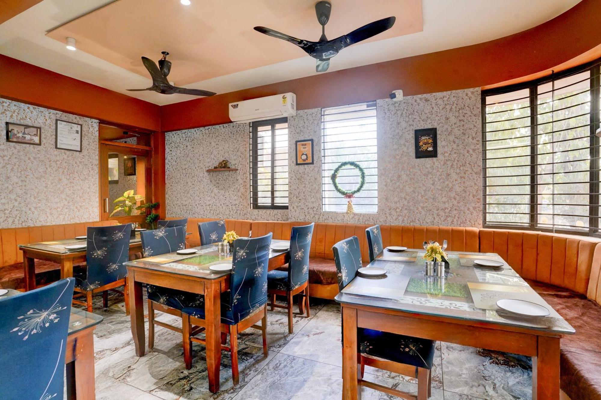 Palette- Siddharth Inn Gandhinagar Bagian luar foto