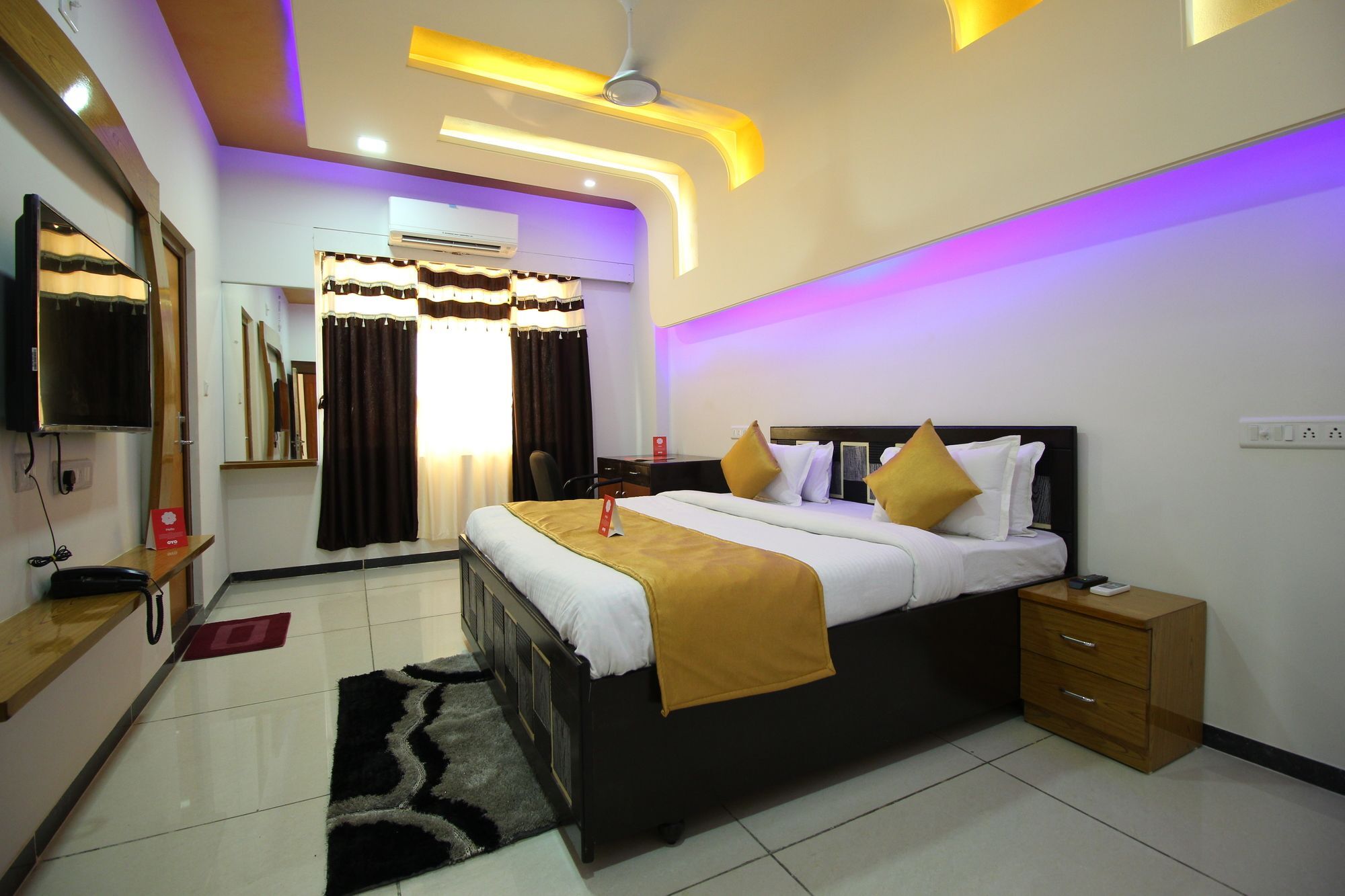 Palette- Siddharth Inn Gandhinagar Bagian luar foto