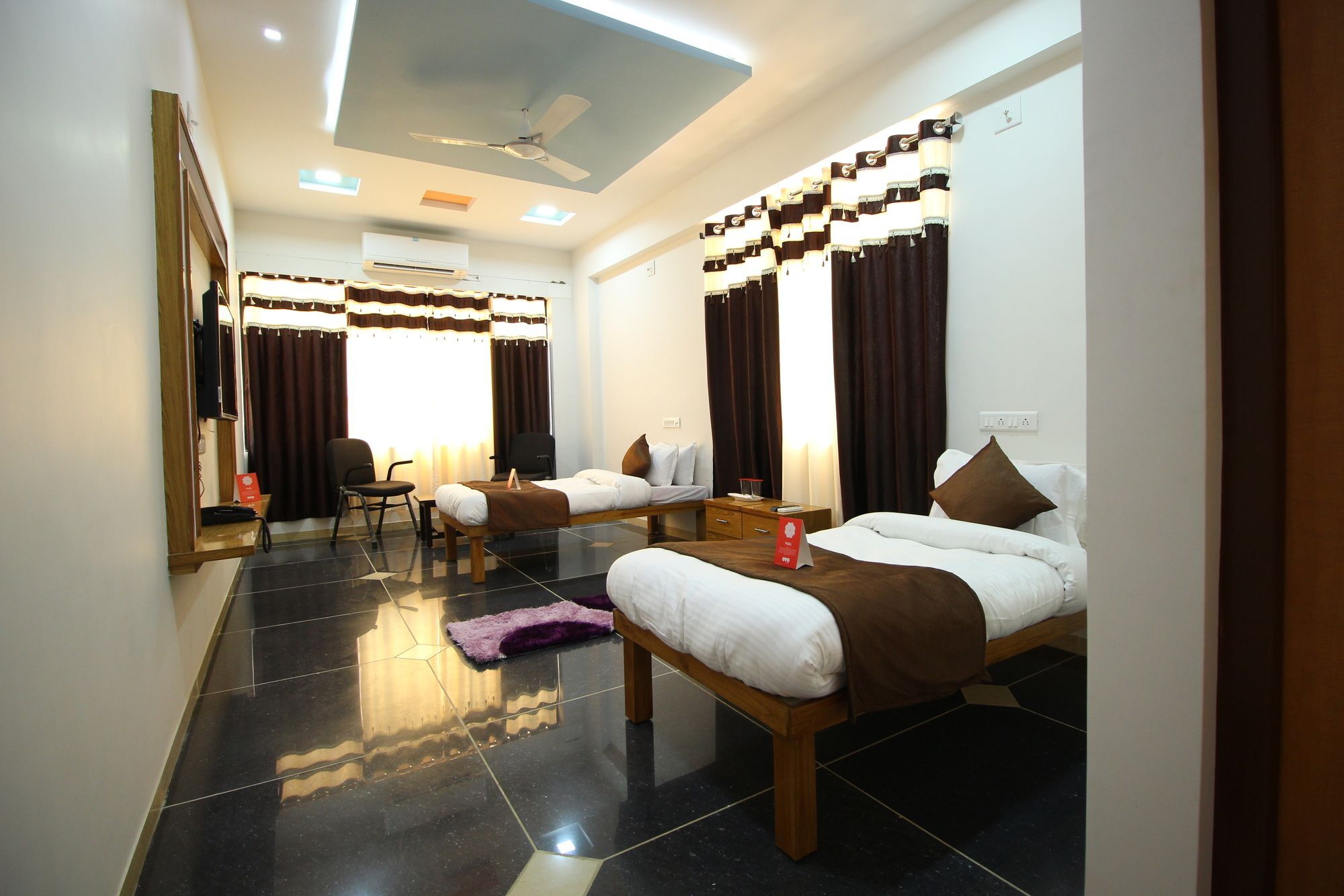 Palette- Siddharth Inn Gandhinagar Bagian luar foto